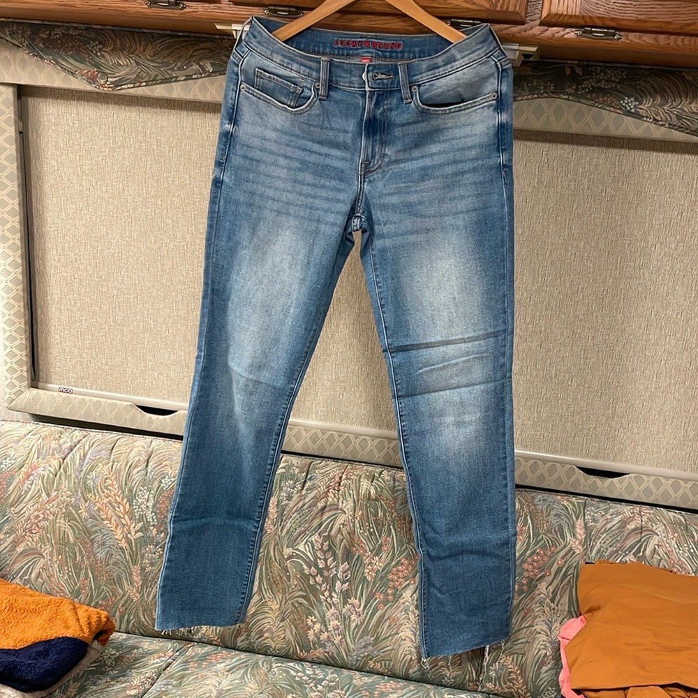 Lucky Brand Sweet Mid Rise Cropped Straight Light Blue Washed Jeans